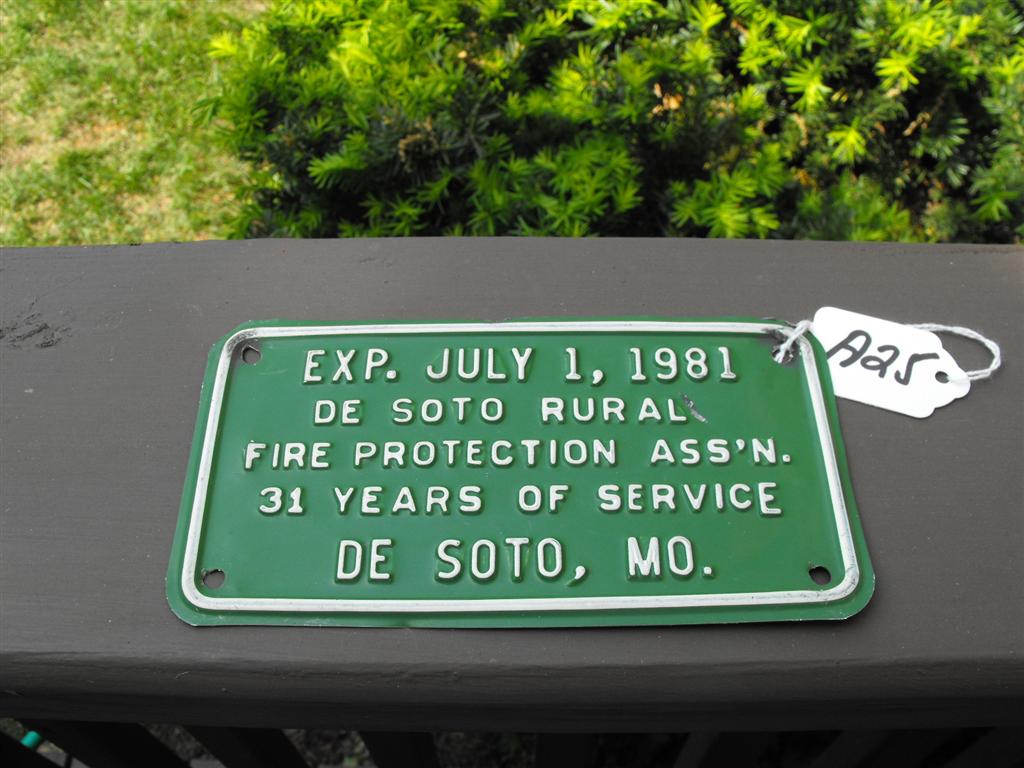 De Soto Rural Fire. Exp. July 1, 1981. Green Tin