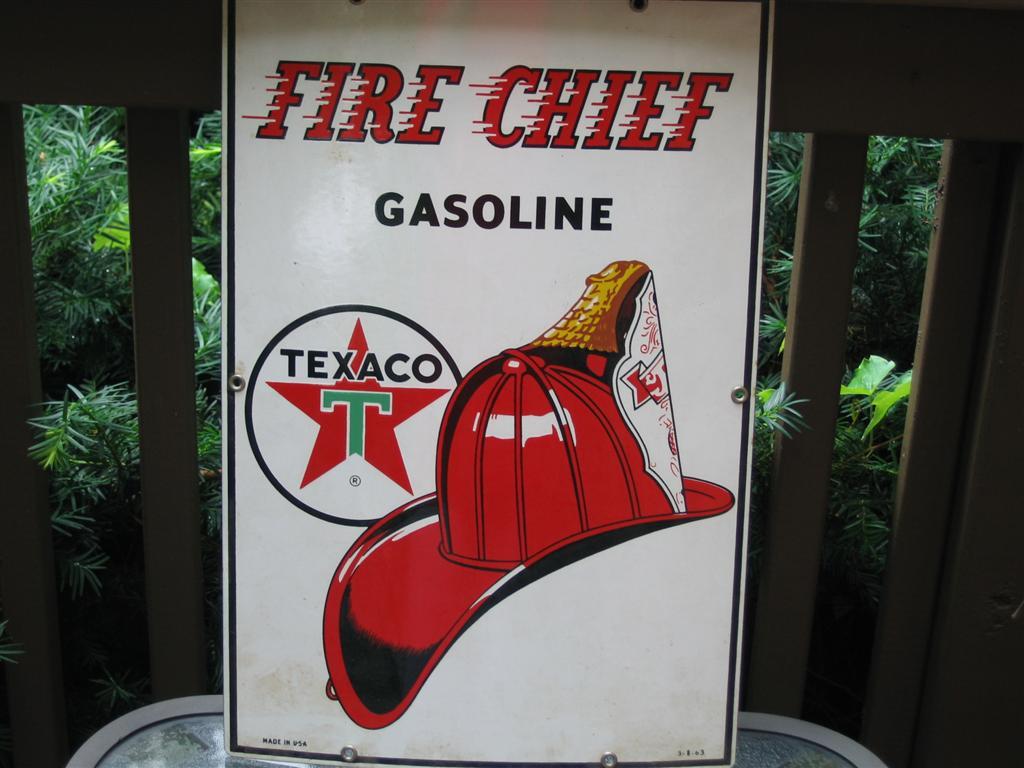 Texaco Fire Chief Gasoline with Red Helmet. Porce