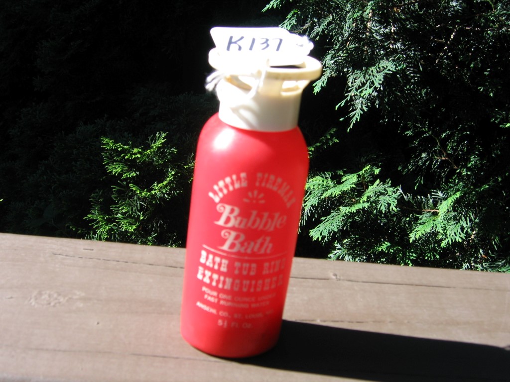 Little Fireman Bubble Bath. Bath Tub Ring Extingu