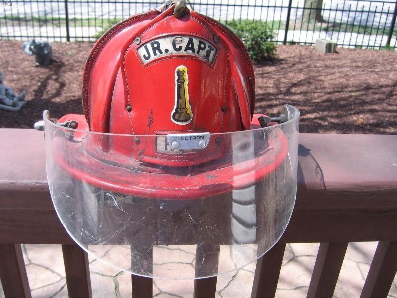 #015-Cairns Helmet