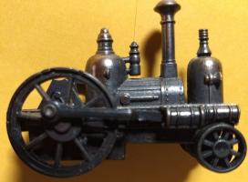 Metal Steam Engine pencil sharpener, about 3├óΓé¼┬